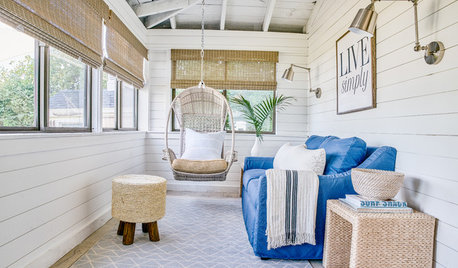 Houzz Tour: Chic Coastal Style and Beds for 12 in 870 Square Feet