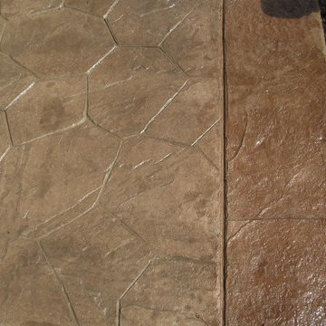 Valley Stamped Concrete flagstone walkway with borders