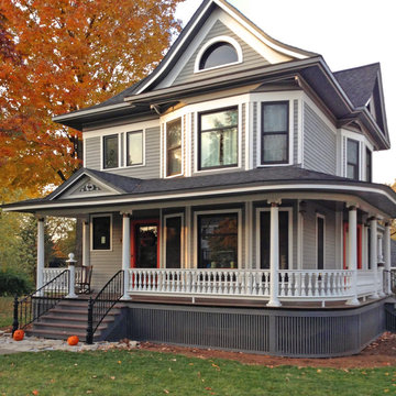 Victorian Porch with Curved Railing in Frankfort, IL