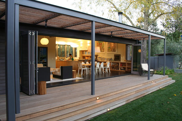 Contemporary Porch by Lorin Hill, Architect