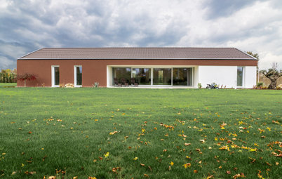 Villa con Struttura in Acciaio che Ricorda i Casali di Campagna