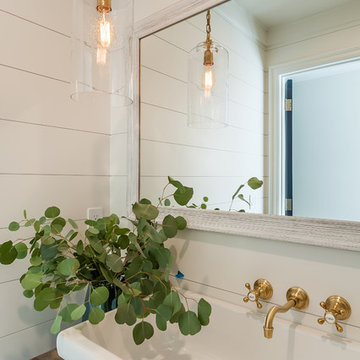 Beachy Modern Farmhouse