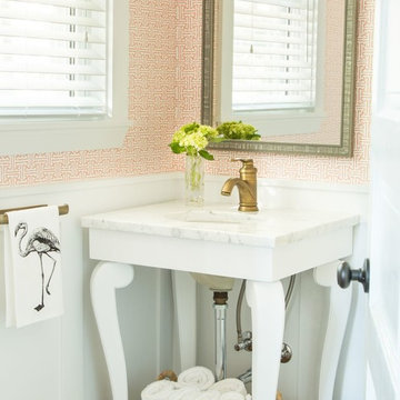 Colonial filled with pattern