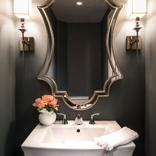 Immagine di un bagno di servizio contemporaneo di medie dimensioni con pareti grigie e lavabo a colonna
