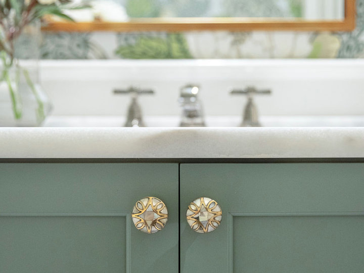 Transitional Powder Room - Powder Room