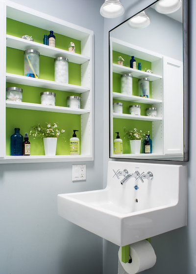 Nyklassisk Lille badeværelse by Christie Hausmann Design