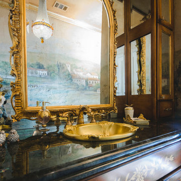 Golden Plano Bathroom