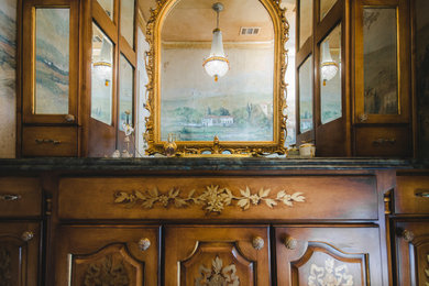 Golden Plano Bathroom