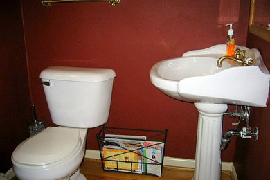シカゴにあるおしゃれなトイレ・洗面所の写真