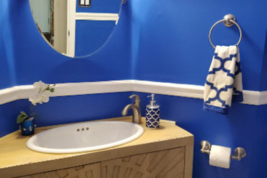 アトランタにあるトランジショナルスタイルのおしゃれなトイレ・洗面所の写真