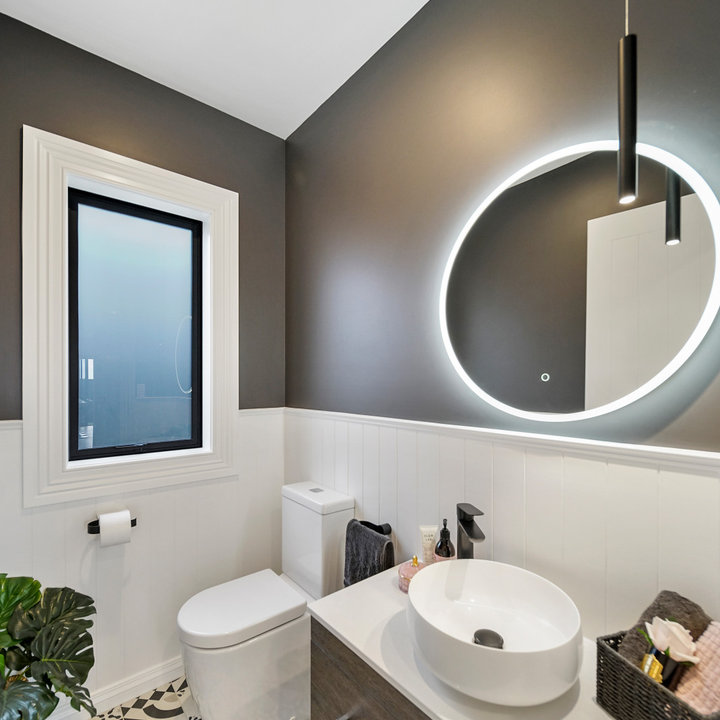 Photos et idées déco de WC et toilettes en bois foncé avec du lambris
