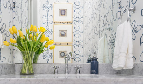 8 Beautiful Blue Powder Rooms From Spring 2020’s Top Photos