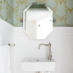 Foto di un piccolo bagno di servizio chic con lavabo sospeso e pareti multicolore