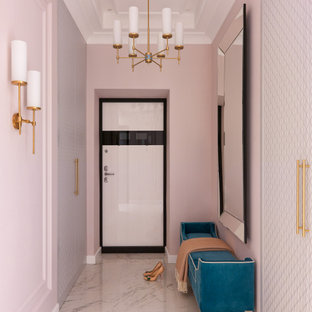 Diseño de puerta principal bandeja, tradicional renovada, de tamaño medio, con suelo de baldosas de porcelana, suelo beige, paredes rosas, puerta simple y puerta blanca