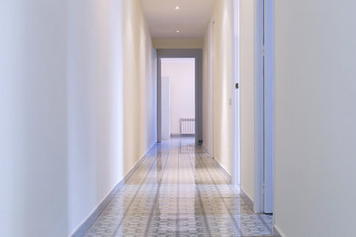 Example of a trendy hallway design in Barcelona