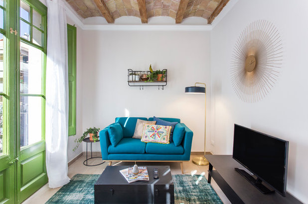 Mediterranean Family Room by At Home with Hostmaker - Spain