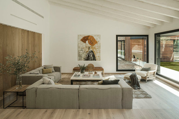 Contemporary Family Room by Susanna Cots