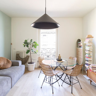 Immagine di una piccola sala da pranzo design