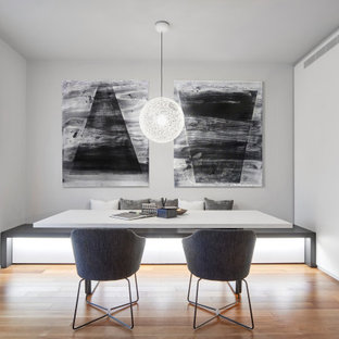 Esempio di una sala da pranzo contemporanea