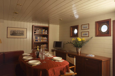 Foto di una sala da pranzo stile marino