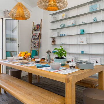 Accessoirisation d'un appartement en location - Salle à manger contemporaine