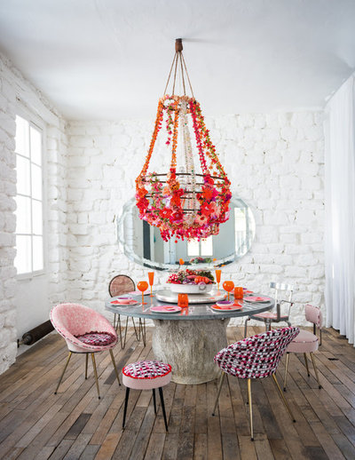 Contemporary Dining Room by loft d'osiris