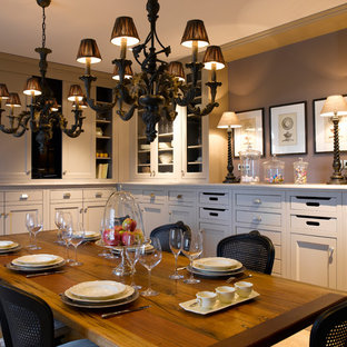 Exemple d'une salle à manger chic.