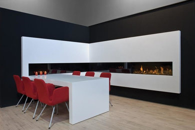 Cette image montre une salle à manger design.