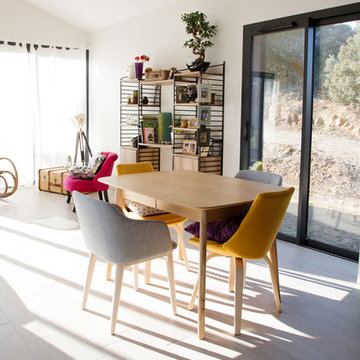 Construction d'une maison individuelle au style contemporain.
