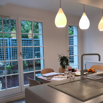 Cuisine et salle à manger vue sur terrasse