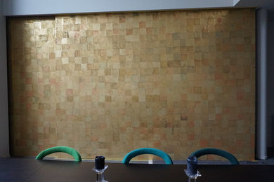 Aménagement d'une salle à manger contemporaine.