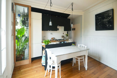 Idée de décoration pour une salle à manger design.