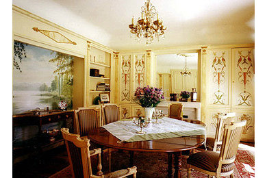Idée de décoration pour une salle à manger tradition.