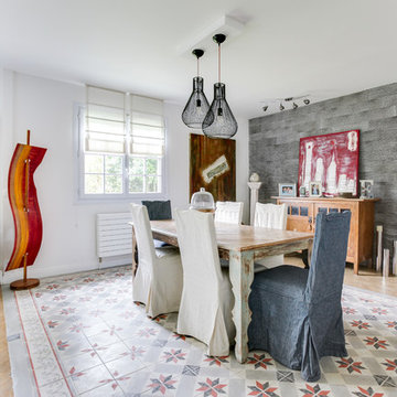 Rénovation d'une salle à manger en béton ciré gris