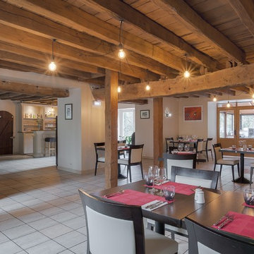 Salle de restaurant et petit salon du Manoir du Rodoir