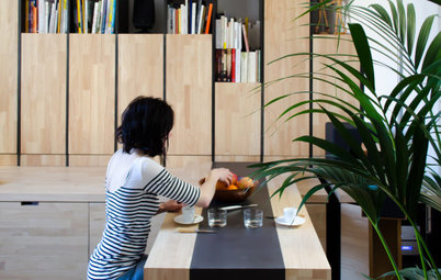 Houzz Tour: Ingenious Built-in Furniture Maximises a Small Flat