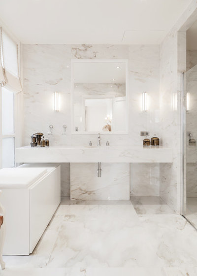 Contemporary Bathroom Appartement de Luxe - Triangle d'Or, Paris