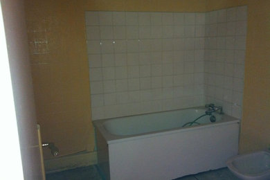 Cette photo montre une petite salle de bain.
