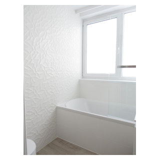 Bain douche carrelage Porcelanosa OXO BLANCO - Contemporary - Bathroom -  Lille - by L&D Intérieur | Houzz