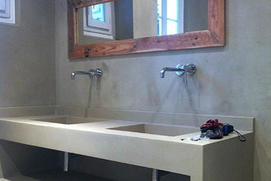 Aménagement d'une salle de bain moderne.
