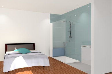Exemple d'une grande salle d'eau tendance avec un placard à porte affleurante, des portes de placard blanches, une douche double, un carrelage bleu, des carreaux de céramique, un mur bleu, un sol en carrelage de céramique et un sol blanc.