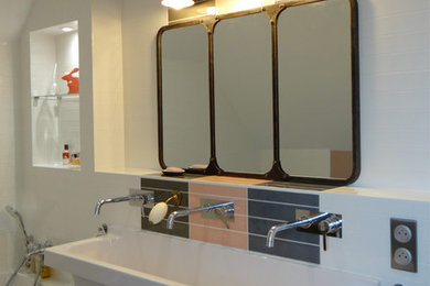 ナントにあるコンテンポラリースタイルのおしゃれな浴室の写真
