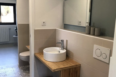 Klassisches Badezimmer in Bordeaux