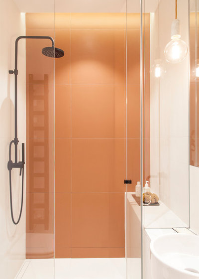 Scandinavian Bathroom by atelier daaa