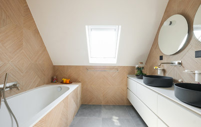 10 astuces d'aménagement pour une salle de bains sous les toits