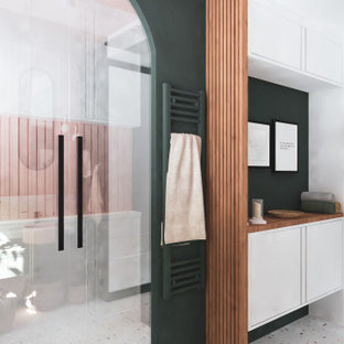 Inspiration pour une petit salle de bain bohème avec des portes de placard blanches, un carrelage blanc, du carrelage en marbre, un mur rose, un sol en terrazzo, un lavabo posé, un sol blanc, une cabine de douche à porte battante, meuble double vasque et un plafond à caissons.