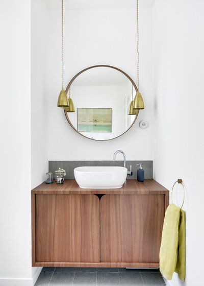 コンテンポラリー 浴室 by Transition Interior Design