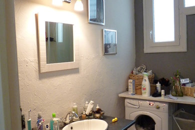 グルノーブルにあるコンテンポラリースタイルのおしゃれな浴室の写真