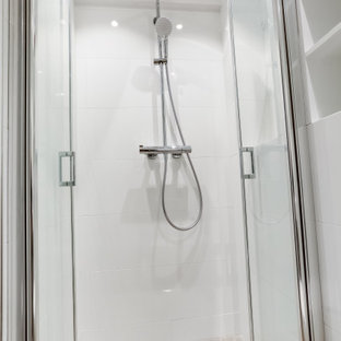 75+ Bäder mit Fliesen in Holzoptik und Wandwaschbecken Ideen & Bilder