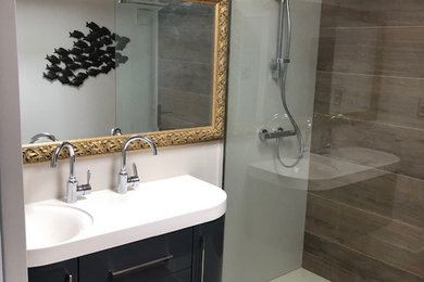 トゥールーズにあるコンテンポラリースタイルのおしゃれな浴室の写真